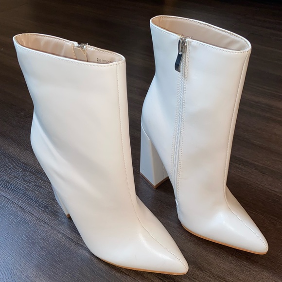 Boohoo Flared Heel Sock Boots - Picture 6 of 8